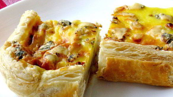 Рецепт Пирога с грушами и сыром Дор блю