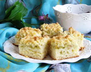 Пирог с ревенем и хрустящей посыпкой