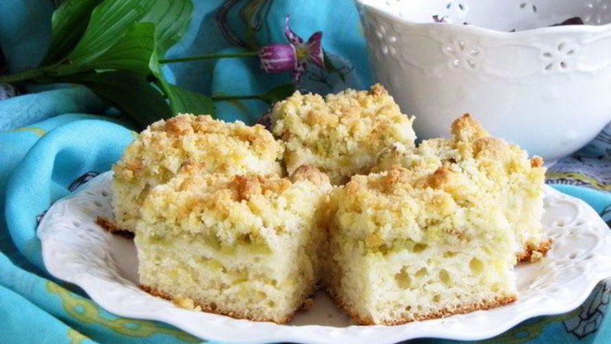 Рецепт пирога с ревенем и хрустящей посыпкой