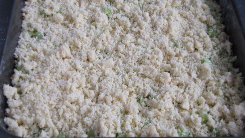 пирог с ревенем и хрустящей посыпкой