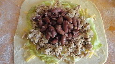 пироги с мясом, капустой и фасолью