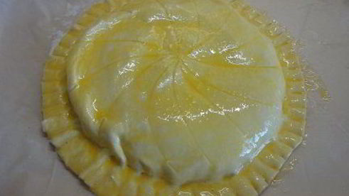 слоеный пирог с миндалем