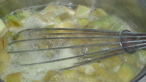 слоеный пирог с ревенем и тмином