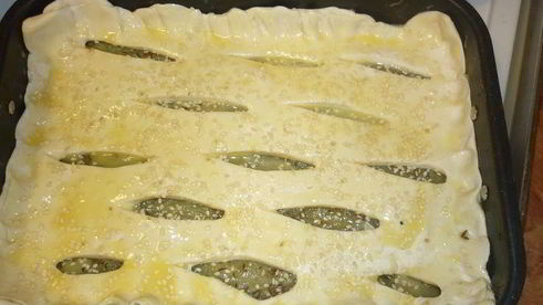 слоеный пирог с ревенем и тмином