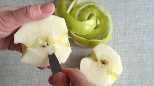 тертый пирог с вареньем смородинка