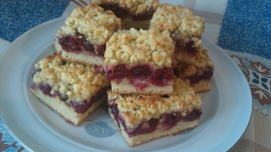 Рецепт тертого пирога с вишнями