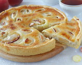 Яблочный пирог с карамельной заливкой