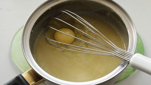 яблочный пирог с карамельной заливкой