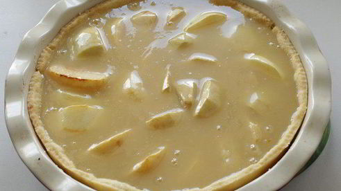 яблочный пирог с карамельной заливкой