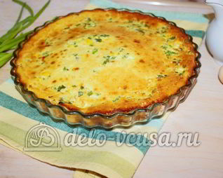 Заливной пирог с зеленым луком и яйцом