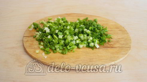 заливной пирог с зеленым луком и яйцом