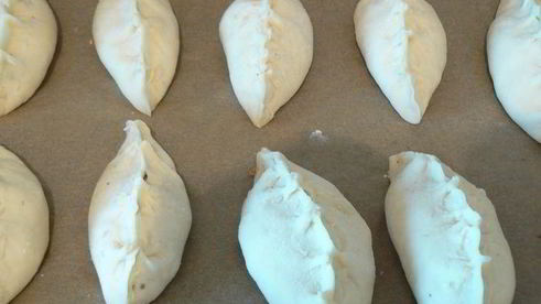 быстрые пирожки с капустой и сердечками