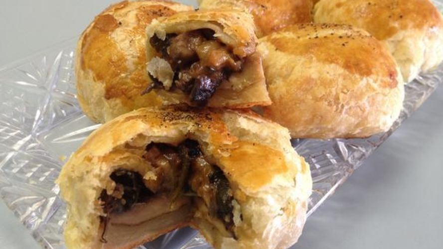 Рецепт французских пирожков с грибами и шпинатом