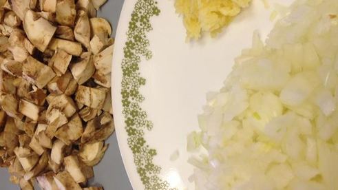 французские пирожки с грибами и шпинатом