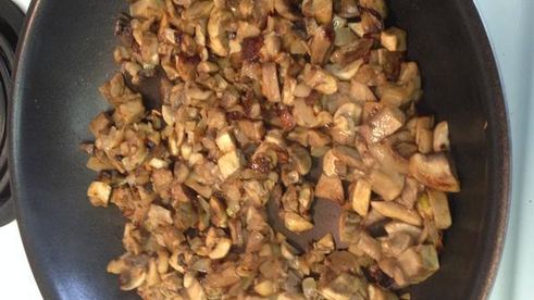 французские пирожки с грибами и шпинатом