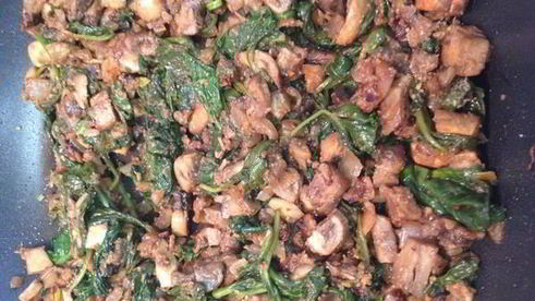 французские пирожки с грибами и шпинатом