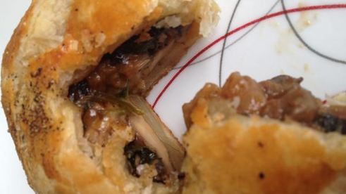 французские пирожки с грибами и шпинатом