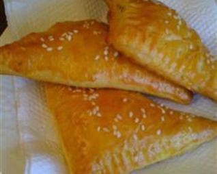 Пирожки из слоеного теста с грибами