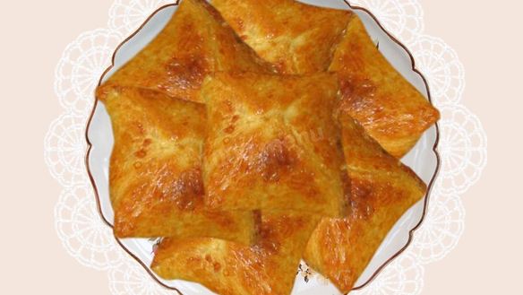 Рецепт Пирожков из слоеного теста с замороженными ягодами