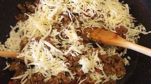 пирожки с мясом, булгуром и сулугуни