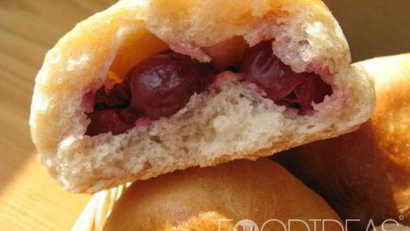 Рецепт Пирожков с вишней в духовке