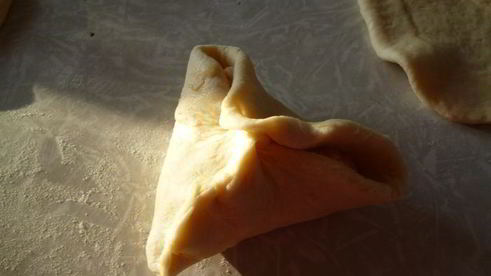 пирожки с вкусом пиццы из ленивого дрожжевого теста