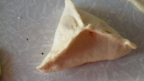 пирожки с вкусом пиццы из ленивого дрожжевого теста