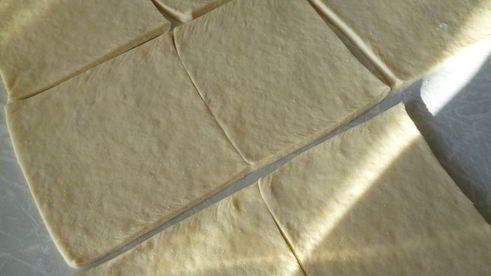 пирожки с вкусом пиццы из ленивого дрожжевого теста