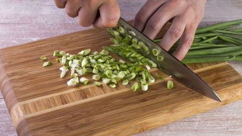 пирожки с зеленым луком и яйцами