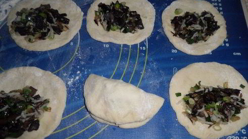 постные пирожки с рисом и грибами