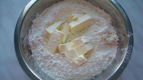 простые шоколадно-яблочные пирожки