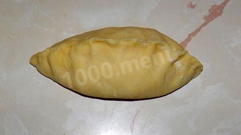 сдобные дрожжевые пирожки с яйцом и луком