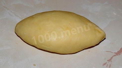 сдобные дрожжевые пирожки с яйцом и луком