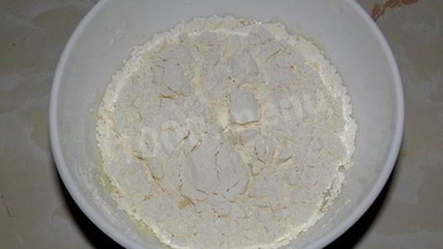 сдобные дрожжевые пирожки с яйцом и луком