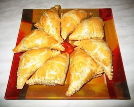 Слоеные закусочные пирожки с грибами