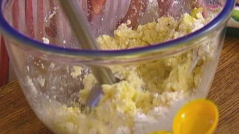 жареные пирожки из картофеля и творога