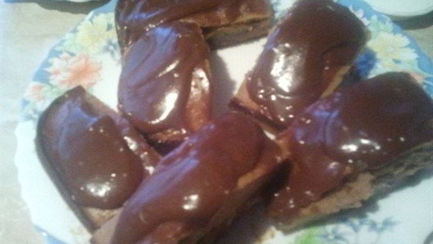 Рецепт бисквитных пирожных с вареной сгущенкой