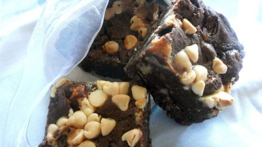 Рецепт брауни с шоколадными каплями и маршмеллоу