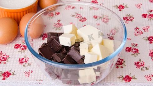 брауни с жидким шоколадом внутри