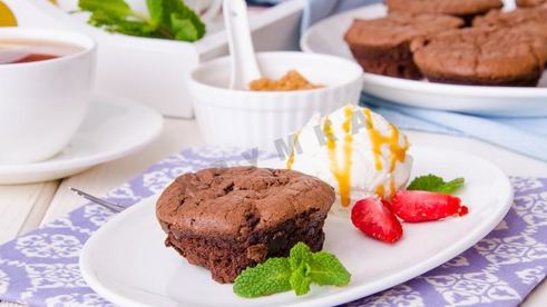 брауни с жидким шоколадом внутри