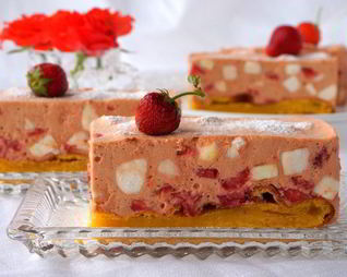 Клубничное шифоновое пирожное