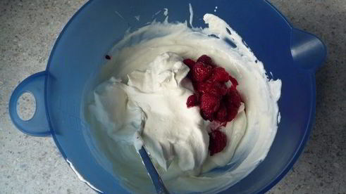 малиновые пирожные страчателла