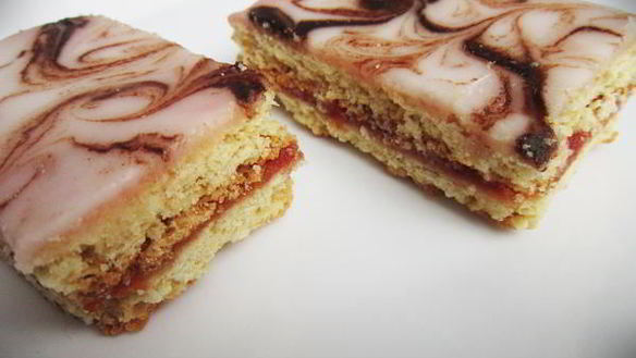 Рецепт Песочного пирожного глазированного помадой