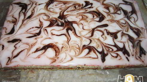 песочное пирожное глазированное помадой