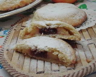 Песочные пирожные с яблоками