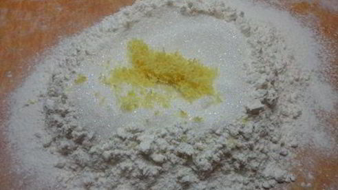 песочные пирожные с яблоками