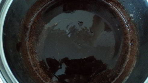 пирожное черный шоколад со взбитыми сливками