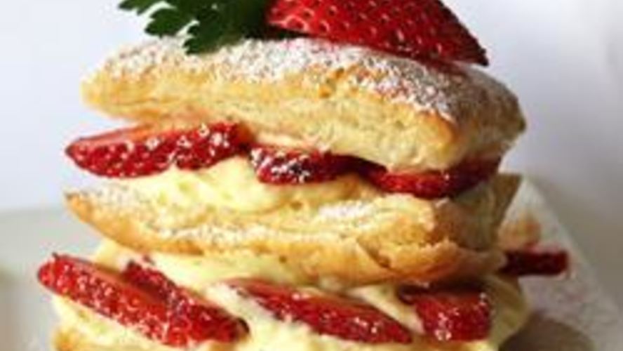 Рецепт пирожного наполеон с клубникой