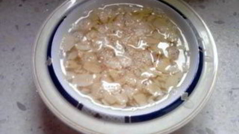 пирожные со сливой и миндалем