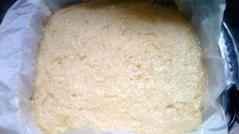 пирожные со сливой и миндалем